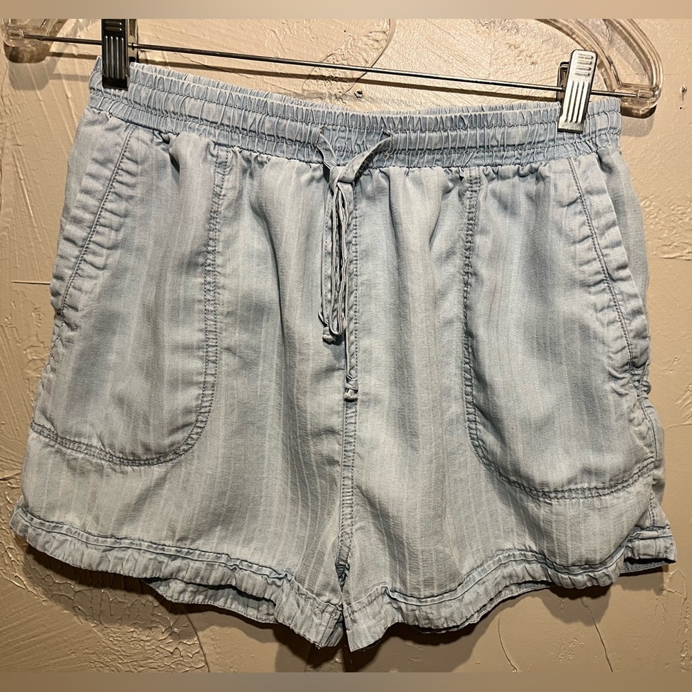 Hem & Thread Light Blue Women's Shorts